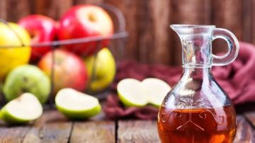 طبيب يحذر من تناول عصير التفاح.. اعرف السبب