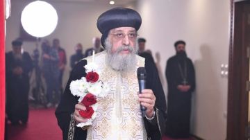 قداسة البابا يهنئ الأقباط بعيد الصليب ويستعيد ذكرى اكتشافه بعد 17 قرنا صور