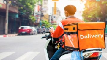 قفز من الشرفة بعد الاستلام سرقة هواتف بـ96 ألف جنيه تقود لاتهام طالب.. ووالدته تكشف مفاجأة: بطاقته مفقودة منذ شهور قفز من الشرفة بعد الاستلام سرقة هواتف بـ96 ألف جنيه تقود لاتهام طالب.. ووالدته تكشف مفاجأة: بطاقته مفقودة منذ شهور