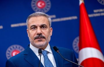 وزير الخارجية التركي يبحث مع مسؤولين إقليميين ودوليين وقف الحرب في الخليج وزير الخارجية التركي يبحث مع مسؤولين إقليميين ودوليين وقف الحرب في الخليج