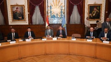 وزير الصناعة يعلن إنشاء مركز خدمات ومدرسة للتلمذة الصناعية في شق الثعبان لدعم المستثمرين