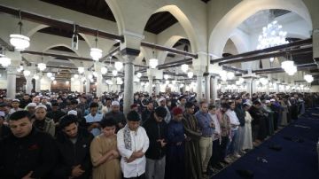 بث مباشر.. صلاة التهجد من الجامع الأزهر ليلة 26 رمضان