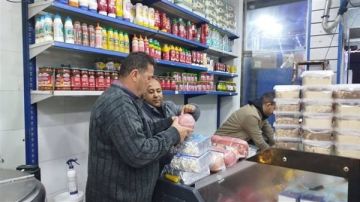 حملات مكثفة لحي شمال الغردقة خلال رمضان.. تحرير 10 مخالفات وضبط 80 كيلو أغذية غير مطابقة