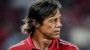 رسميا.. إشبيلية يطرد مدربه بعد تدهور النتائج في الليجا