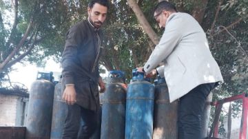 ضبط سيارة أسطوانات بوتاجاز تجارية بقويسنا تصرفت في 40 أسطوانة لغير الغرض المخصص