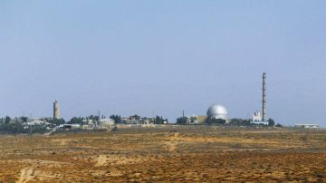 400 كيلومتر عن القاهرة.. صحيفة عبرية: ليس من مصلحة مصر والسعودية والأردن استهداف مفاعل ديمونا