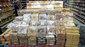 التموين تضخ كميات كبيرة من كعك وبسكويت بمنافذها قبل العيد بأسعار مخفضة