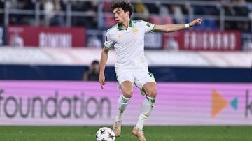 سطو مسلح على منزل الدولي نائل العيناوي في روما