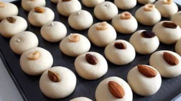 مقادير وطريقة عمل الغريبة لعيد الفطر