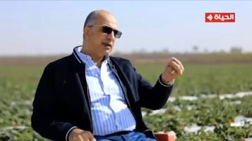 من الدواجن لتصدير العنب والفراولة.. قصة نجاح الحاج عثمان في استصلاح الصحراء مع أجمل ناس