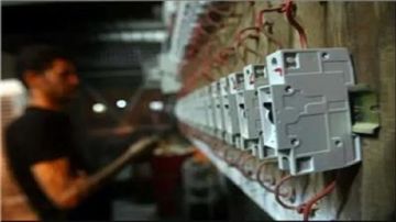 وسط التوترات الاقليمية.. الكهرباء تضع سيناريوهات تأمين الطاقة فيديو