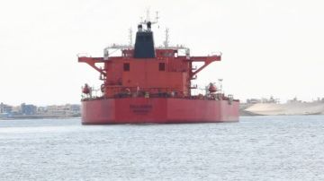 الحرب الإقليمية ومخاطرها على قناة السويس.. كيف يواجه الاقتصاد المصري تحديات الممرات الملاحية؟ الحرب الإقليمية ومخاطرها على قناة السويس.. كيف يواجه الاقتصاد المصري تحديات الممرات الملاحية؟