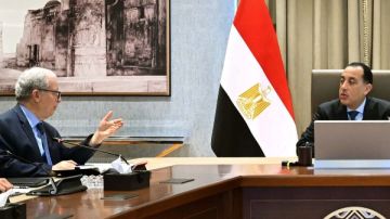 الحكومة: جار اتخاذ إجراءات نقل 40 شركة إلى الصندوق السيادي.. ودمج 7 هيئات اقتصادية الحكومة: جار اتخاذ إجراءات نقل 40 شركة إلى الصندوق السيادي.. ودمج 7 هيئات اقتصادية