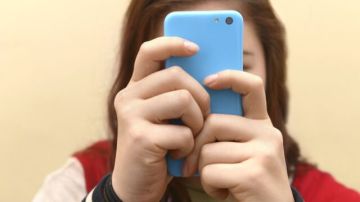 حكايات مؤلمة لعدد من الفتيات.. القصة الكاملة لواقعة تهديد الفتيات بصور فاضحة