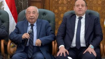 طارق النبراوي يسلم محمد عبدالغني نقيب المهندسين الجديد مهام وملفات النقابة