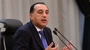 إعلاء قيم الوسطية.. رئيس الوزراء يهنئ شيخ الأزهر بحلول عيد الفطر