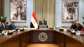 خطوة قوية للاقتصاد المصري.. نقل 40 شركة للصندوق السيادي وإعادة هيكلة الهيئات الاقتصادية خطوة قوية للاقتصاد المصري.. نقل 40 شركة للصندوق السيادي وإعادة هيكلة الهيئات الاقتصادية