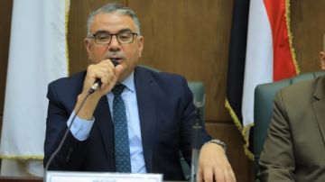 عميد تجارة عين شمس: نطور برامج وتخصصات الكلية بما يتوافق مع سوق العمل