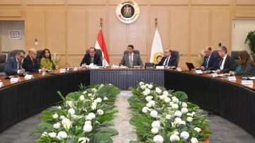 وزير الاستثمار: قطاع صناعة السيارات إحدى الركائز الاستراتيجية للاقتصاد القومي وزير الاستثمار: قطاع صناعة السيارات إحدى الركائز الاستراتيجية للاقتصاد القومي