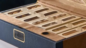 بالبصمة وبتغني.. علبة كعك سعرها 39 ألف جنيه تفاصيل