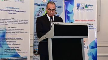 وزير الخارجية يشدد على رفض مصر للإجراءات الأحادية المخالفة للقانون الدولي في حوض النيل وزير الخارجية يشدد على رفض مصر للإجراءات الأحادية المخالفة للقانون الدولي في حوض النيل