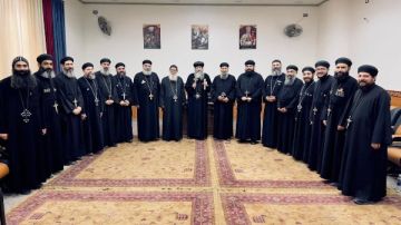 الأنبا بيجول يترأس اجتماع مجمع الكهنة ويدشن أواني المذبح برزقة الدير