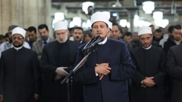 كل ليلة جزء قرآني.. الجامع الأزهر ينتهي من ختم القرآن في ليلة 29 رمضان كل ليلة جزء قرآني.. الجامع الأزهر ينتهي من ختم القرآن في ليلة 29 رمضان