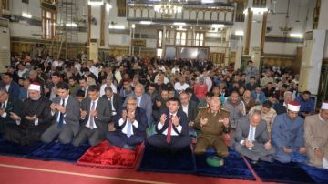 محافظ الدقهلية يؤدي صلاة عيد الفطر المبارك بمسجد النصر