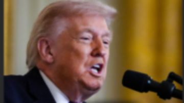 ترامب يطالب الجيش الإيراني بتسليم سلاحه.. ويهدد بهذا الأمر ترامب يطالب الجيش الإيراني بتسليم سلاحه.. ويهدد بهذا الأمر