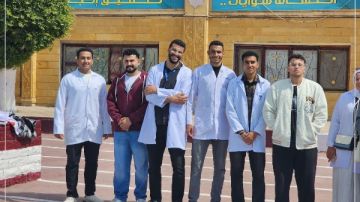 طلاب صيدلة بجامعة الإسماعيلية الجديدة ينظمون زيارة توعوية لمدرسة أمون عبد القادر