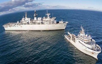 فرنسا وبريطانيا تخططان لنشر قطع بحرية لمرافقة السفن عبر هرمز