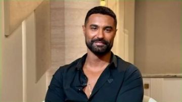 كريم فهمي:أول مرة مثلت كان سني 14 في تقليد لمسرحية مدرسة المشاغبين