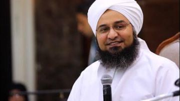 الحبيب الجفري يرد بقوة على منتقدي زيارته لـ علي جمعة الحبيب الجفري يرد بقوة على منتقدي زيارته لـ علي جمعة