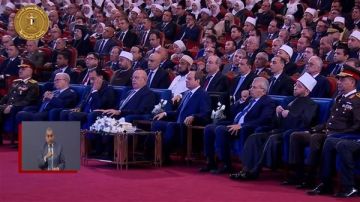 الرئيس السيسي يشهد إطلاق تطبيق وموقع إذاعة القرآن الكريم الرئيس السيسي يشهد إطلاق تطبيق وموقع إذاعة القرآن الكريم