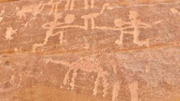 رسومات صخرية عمرها 10 آلاف عام قرب سانت كاترين تكشف مشاهد خيالية