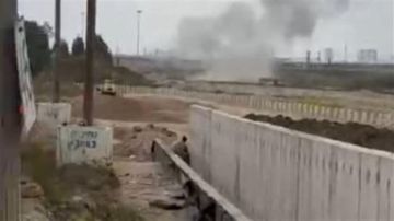 سقوط شظايا صاروخية قرب مطار بن جوريون وسط استمرار الضربات الإيرانية سقوط شظايا صاروخية قرب مطار بن جوريون وسط استمرار الضربات الإيرانية