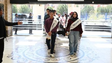 طلاب سوهاج الأهلية يرسمون البسمة على وجوه الأطفال.. مبادرة إنسانية جديدة بمستشفى الطوارئ الجامعي طلاب سوهاج الأهلية يرسمون البسمة على وجوه الأطفال.. مبادرة إنسانية جديدة بمستشفى الطوارئ الجامعي