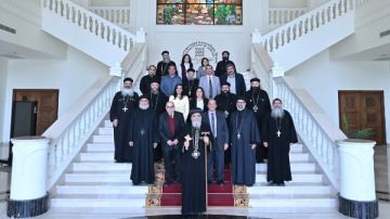 قداسة البابا تواضروس يلتقي المجموعة الخامسة من ممثلي المعاهد الكنسية