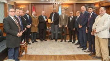 محافظ كفر الشيخ ووفد نقابة المحامين يبحثان التعاون المشترك صور