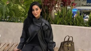 جوري بكر تستعرض أناقتها بالجلد الأسود