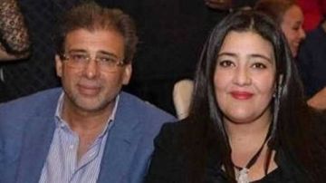 زوجة خالد يوسف تتقدم ببلاغ ضد إعلامية شهيرة بعد خناقة الطائرة