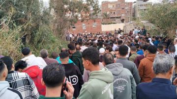 سقوط عربه كاروا محملة بالاطفال داخل ترعه بدمياط سقوط عربه كاروا محملة بالاطفال داخل ترعه بدمياط