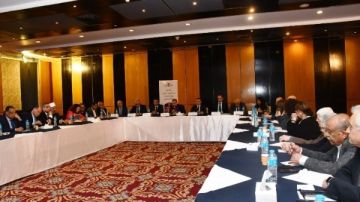 أخبار أسوان: مائدة مستديرة للهيئة القبطية الإنجيلية.. وإنهاء إجراءات التجنيد لـ130 طالبا من ذوى الإعاقة