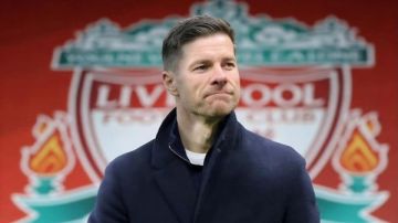 بعد رحيل محمد صلاح.. ألونسو يوافق على تدريب ليفربول