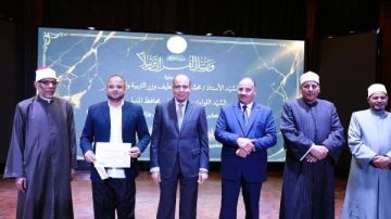 محافظ المنيا يكرم حفظة القرآن من المعلمين خلال فعاليات محاكاة دولة التلاوة