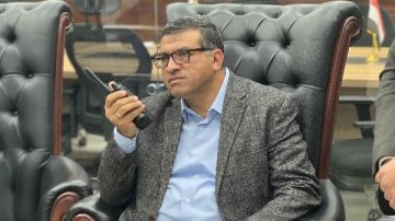 محافظ قنا يتابع منظومة توزيع أسطوانات البوتاجاز عبر مركز الطوارئ