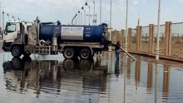 مياه الشرب بالجيزة: تعامل فوري مع الأمطار المتساقطة وشفطها من أماكن تجمعها مياه الشرب بالجيزة: تعامل فوري مع الأمطار المتساقطة وشفطها من أماكن تجمعها