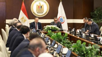 وزيرا الصحة والتعليم العالي يبحثان إدراج المستشفيات الجامعية في منظومة التأمين الصحي الشامل وزيرا الصحة والتعليم العالي يبحثان إدراج المستشفيات الجامعية في منظومة التأمين الصحي الشامل