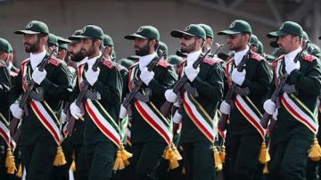 الحرس الثوري الإيراني: إذا تعرضت شبكة الكهرباء للقصف سنضرب محطات الطاقة بإسرائيل الحرس الثوري الإيراني: إذا تعرضت شبكة الكهرباء للقصف سنضرب محطات الطاقة بإسرائيل