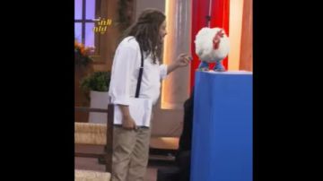 نوبة ضحك على الهواء.. حسام داغر يحاور دجاجة في مقلب فيفي عبده